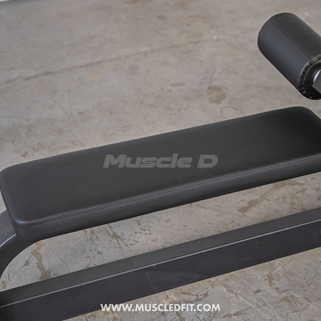 Close up of the seat pad for the Classic V2 Lat Pulldown Low Row Combo
