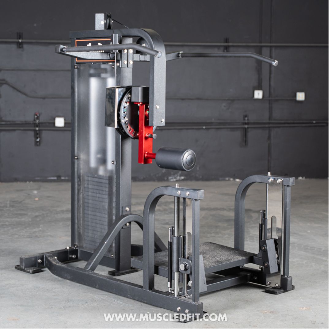 Classic V2 Multi Hip with red accents in a gym setting, featuring the brand 'Musclefit'.