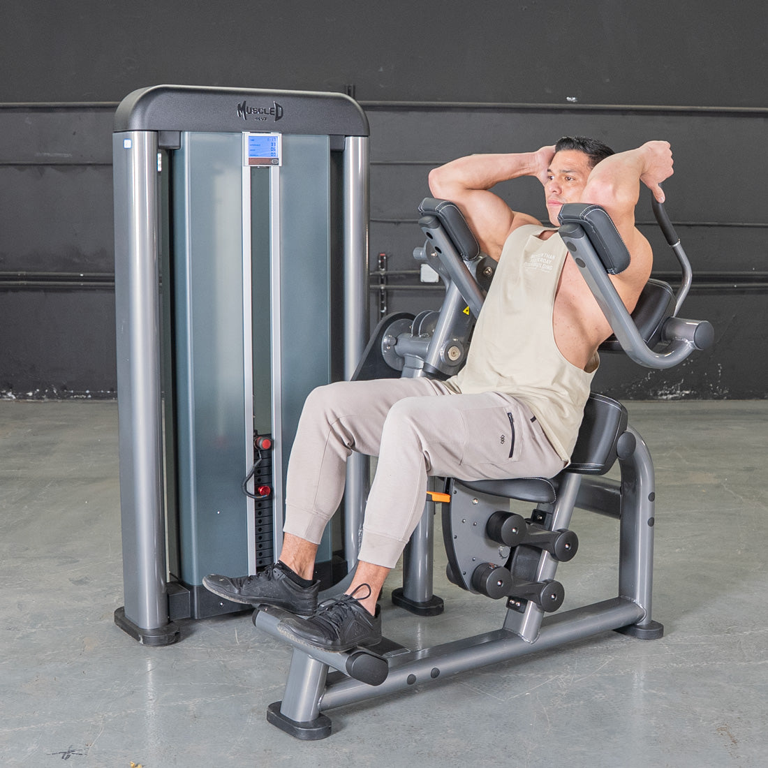 muscle d fitness commercial selectorized black and dark grey elite plus ab crunch machine