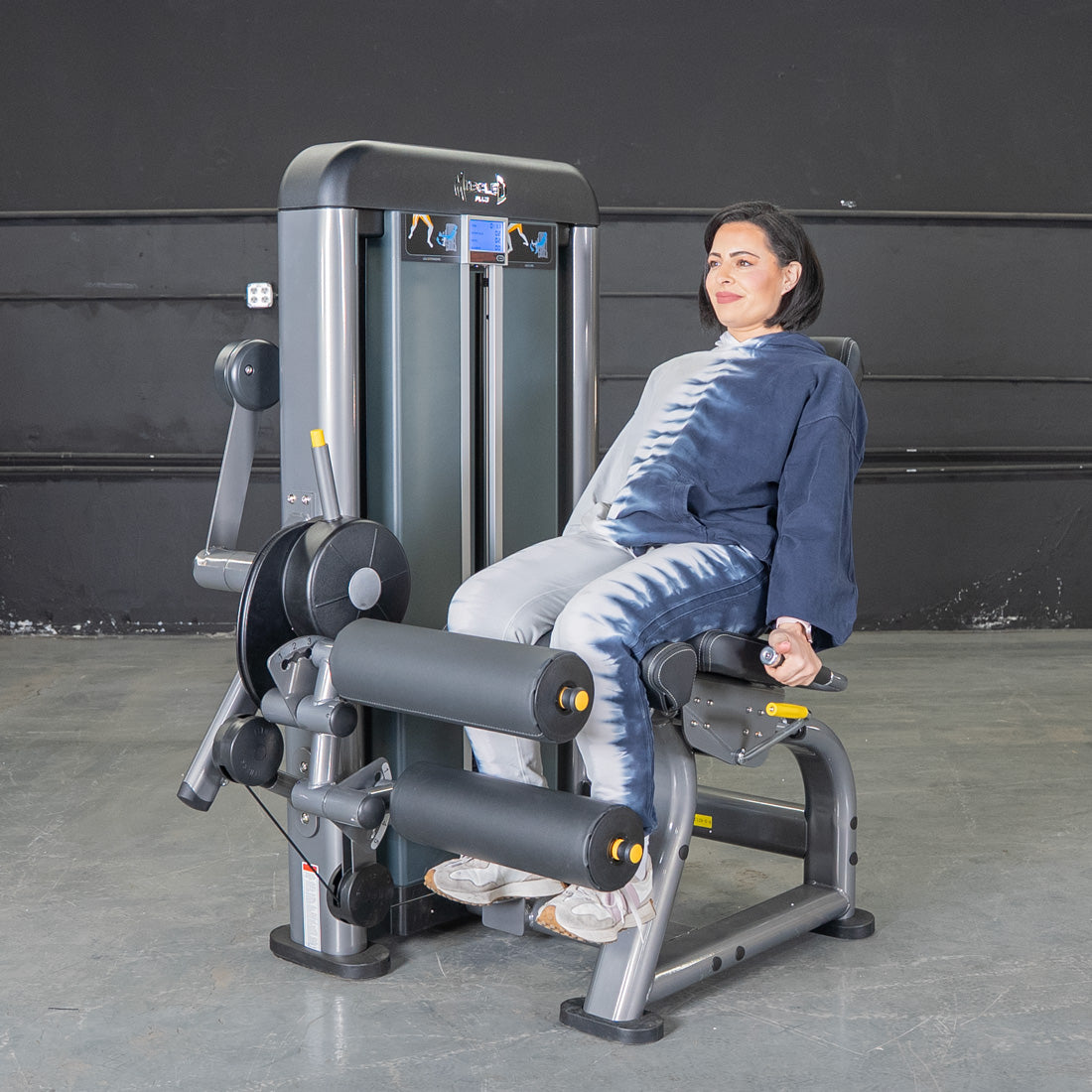 muscle d fitness commercial selectorized black and dark grey elite plus leg extension seated leg curl combo leg machine