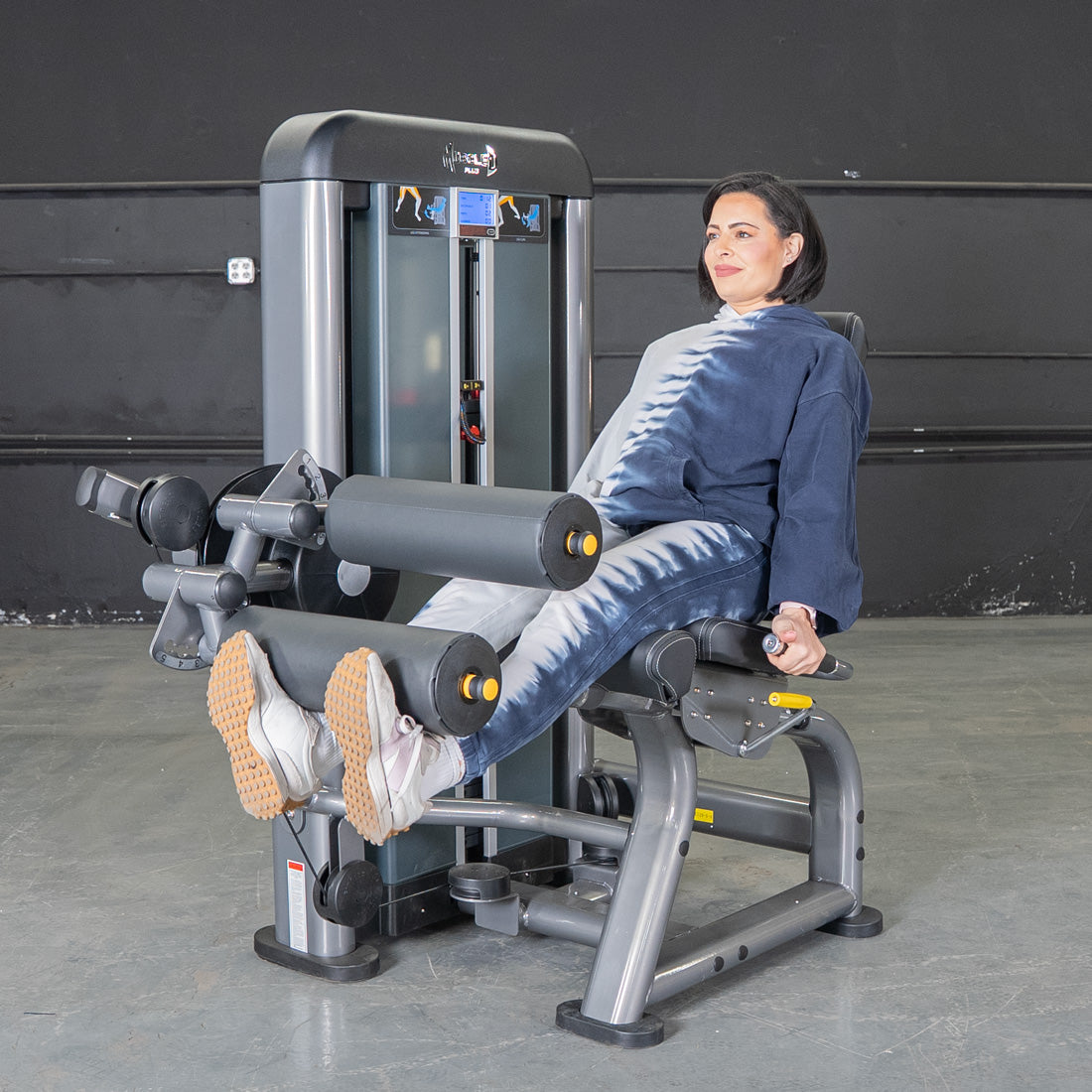 muscle d fitness commercial selectorized black and dark grey elite plus leg extension seated leg curl combo leg machine