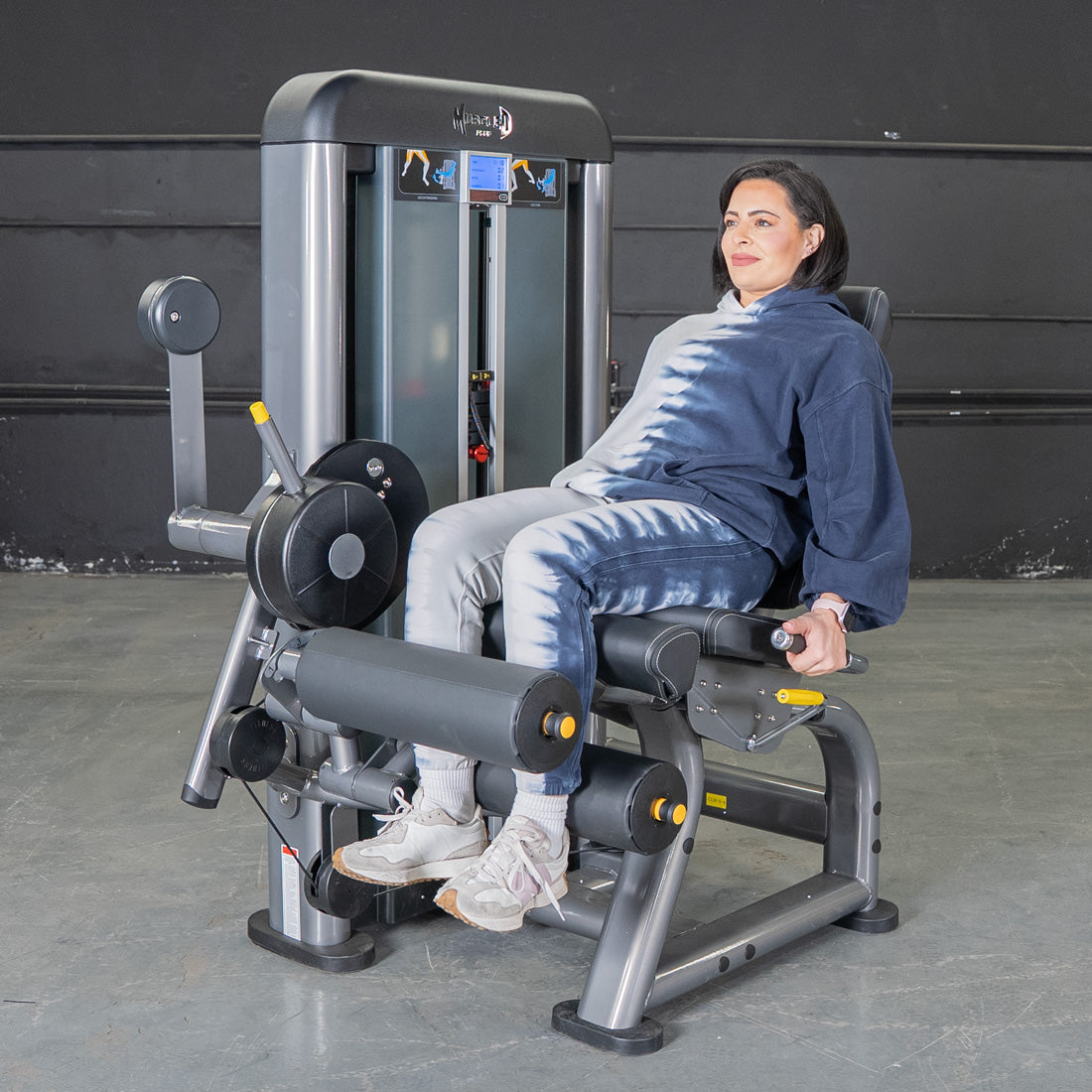 muscle d fitness commercial selectorized black and dark grey elite plus leg extension seated leg curl combo leg machine