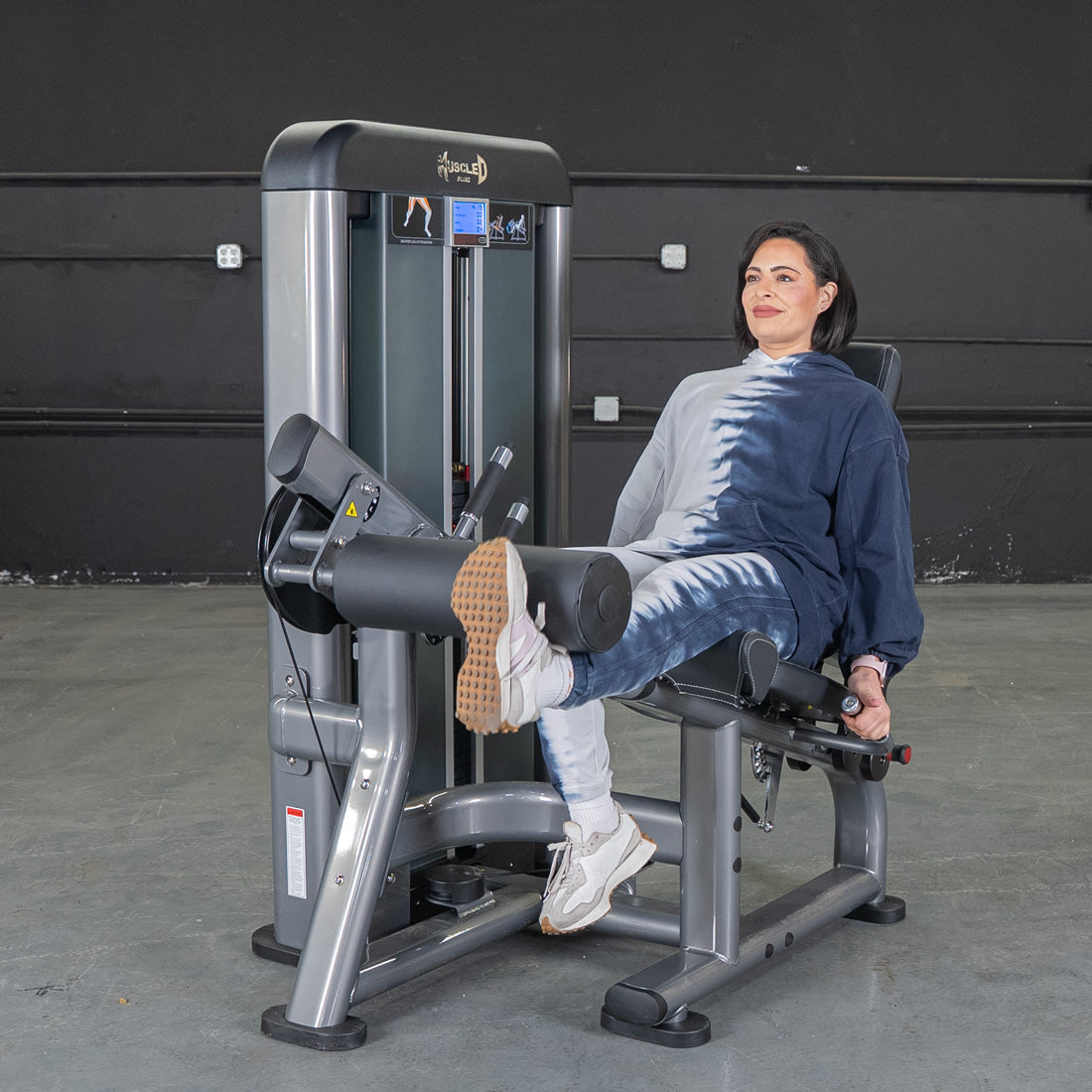 muscle d fitness commercial selectorized black and dark grey elite plus leg extension leg machine