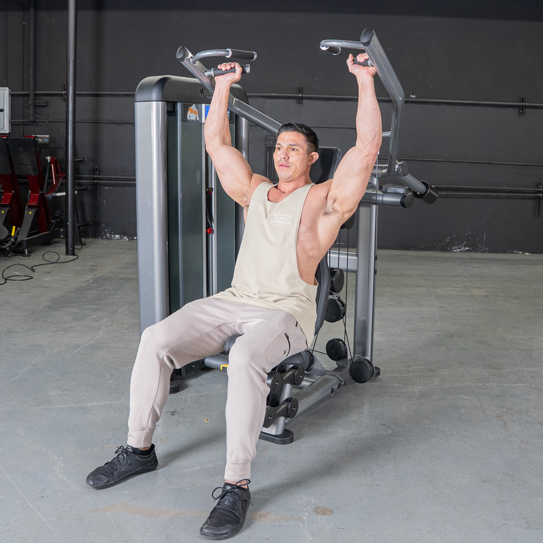 muscle d fitness commercial selectorized black and dark grey elite plus shoulder press shoulder machine