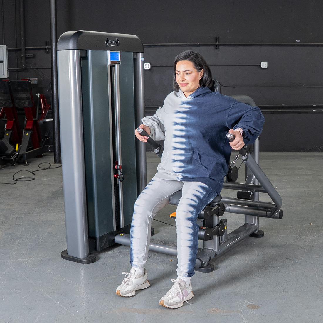 muscle d fitness commercial selectorized black and dark grey elite plus triceps press tirceps machine