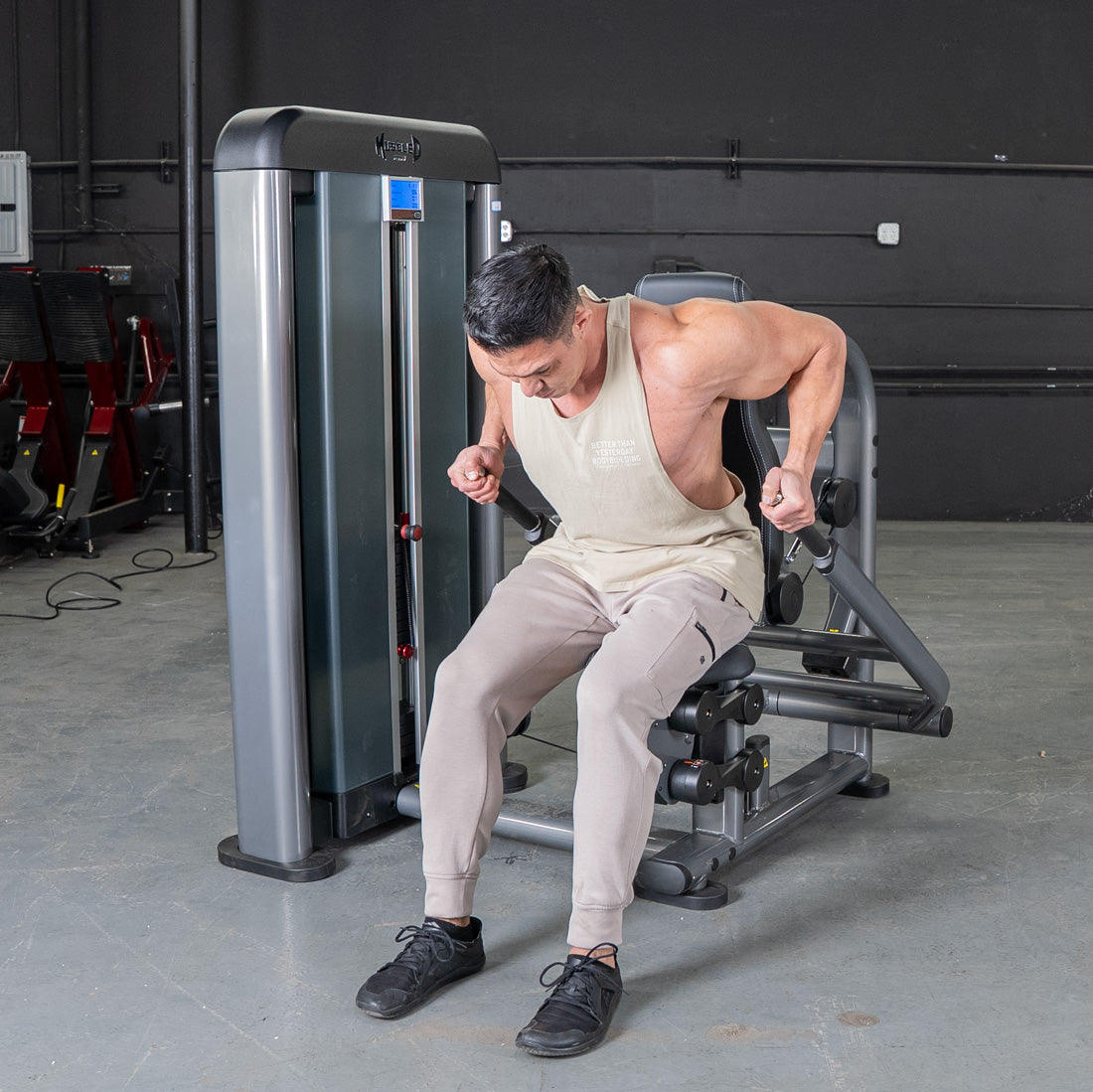 muscle d fitness commercial selectorized black and dark grey elite plus triceps press tirceps machine