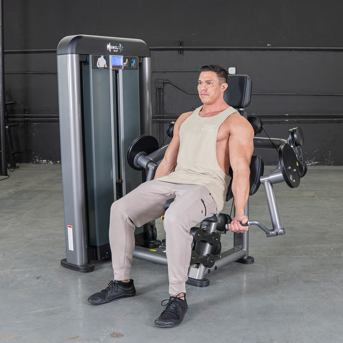 muscle d fitness commercial selectorized black and dark grey elite plus biceps curl machine