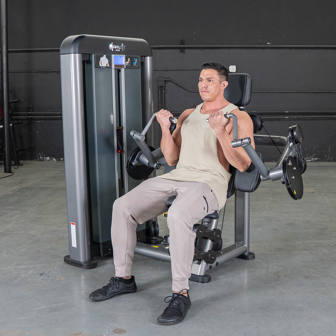 muscle d fitness commercial selectorized black and dark grey elite plus biceps curl machine