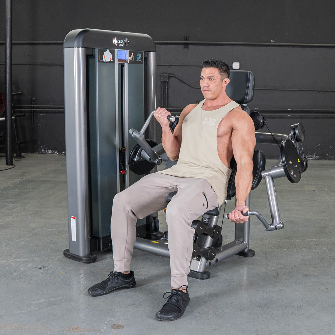 muscle d fitness commercial selectorized black and dark grey elite plus biceps curl machine