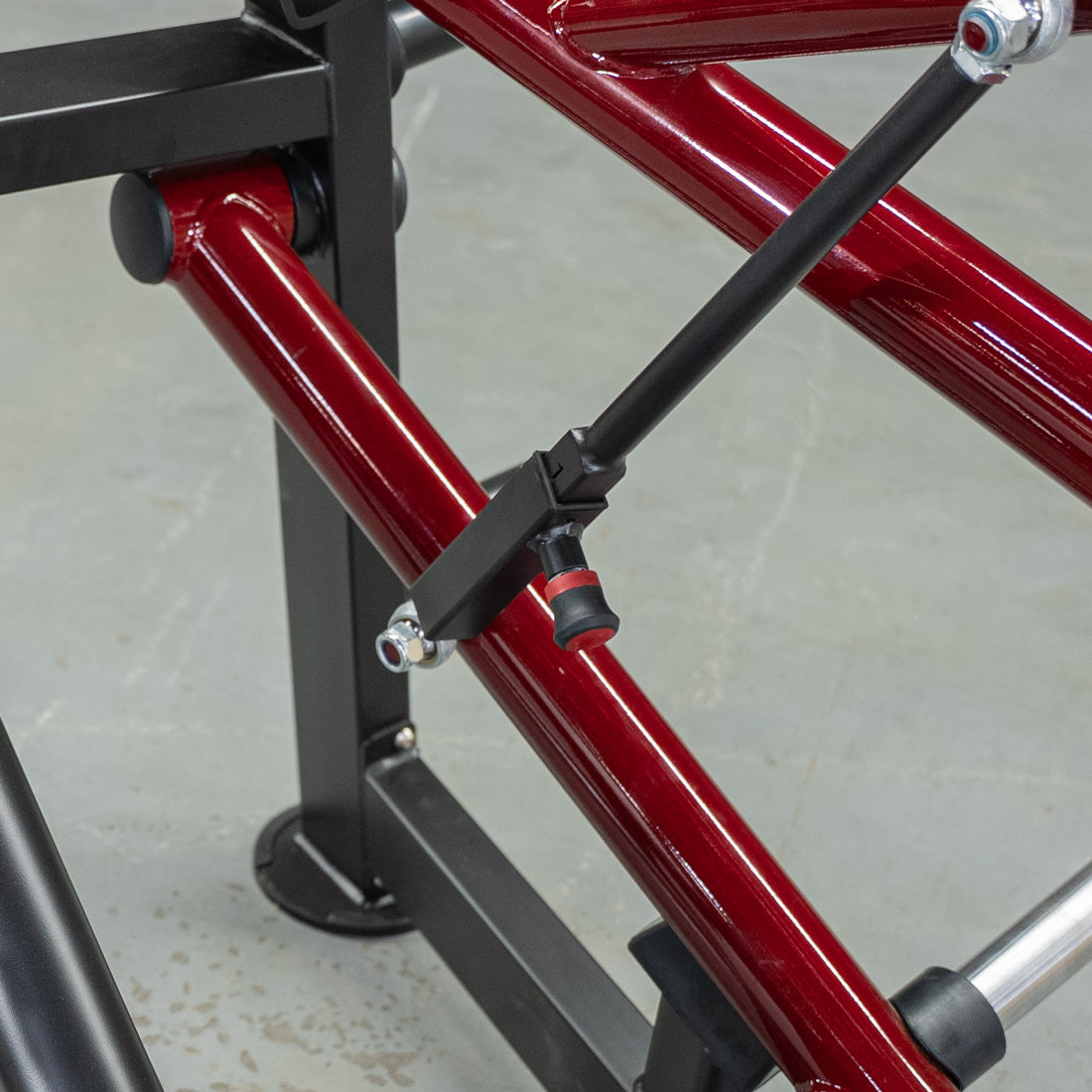 muscle d fitness commercial plate loaded black and maroon power leverage v2 iso lateral horizontal chest press machine detail