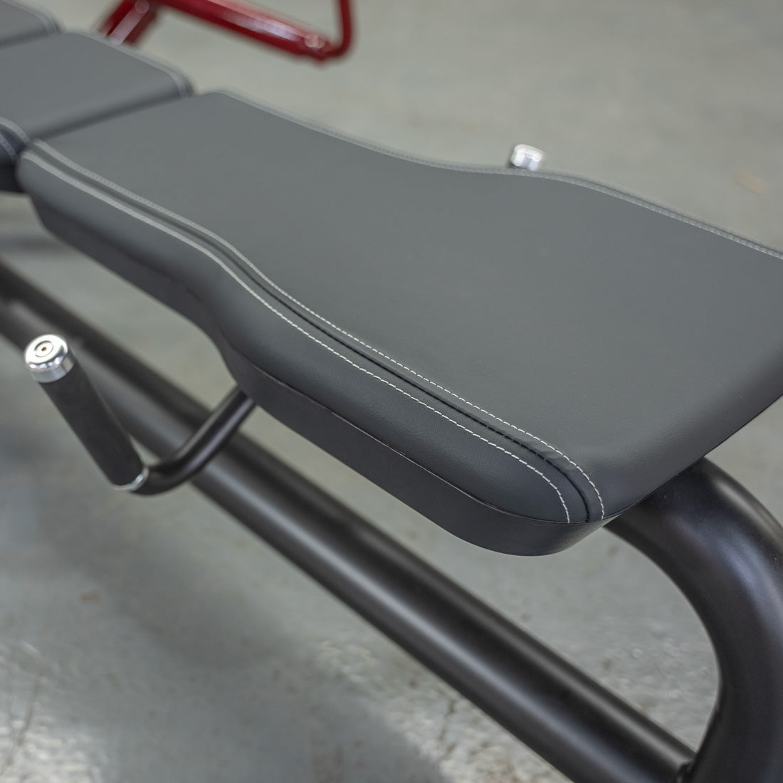 muscle d fitness commercial plate loaded black and maroon power leverage v2 lying pec fly machine detail