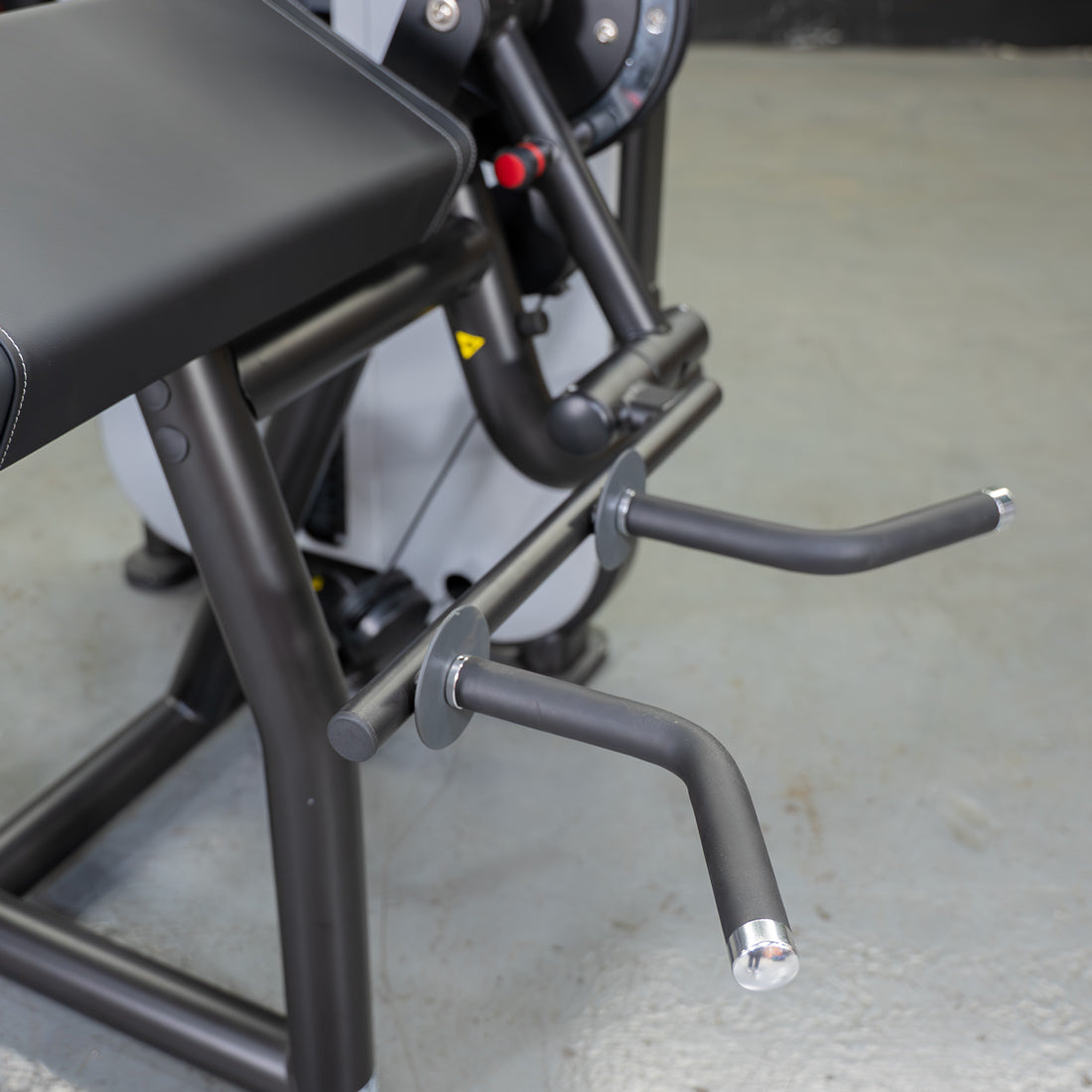 muscle d fitness commercial selectorized vogue black and light grey biceps triceps combo machine detail