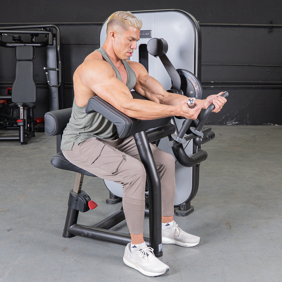 muscle d fitness commercial selectorized vogue black and light grey biceps triceps combo machine