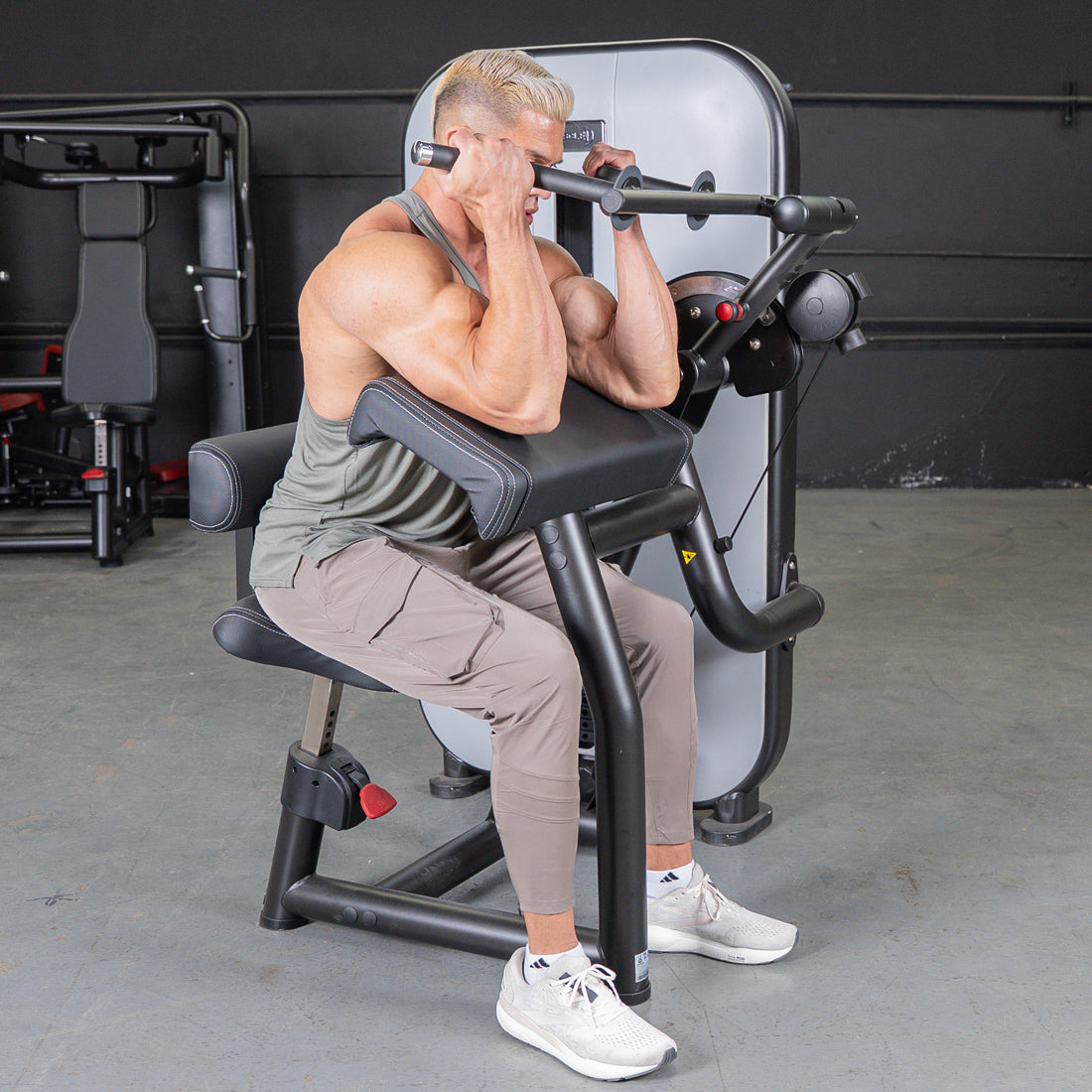 muscle d fitness commercial selectorized vogue black and light grey biceps triceps combo machine