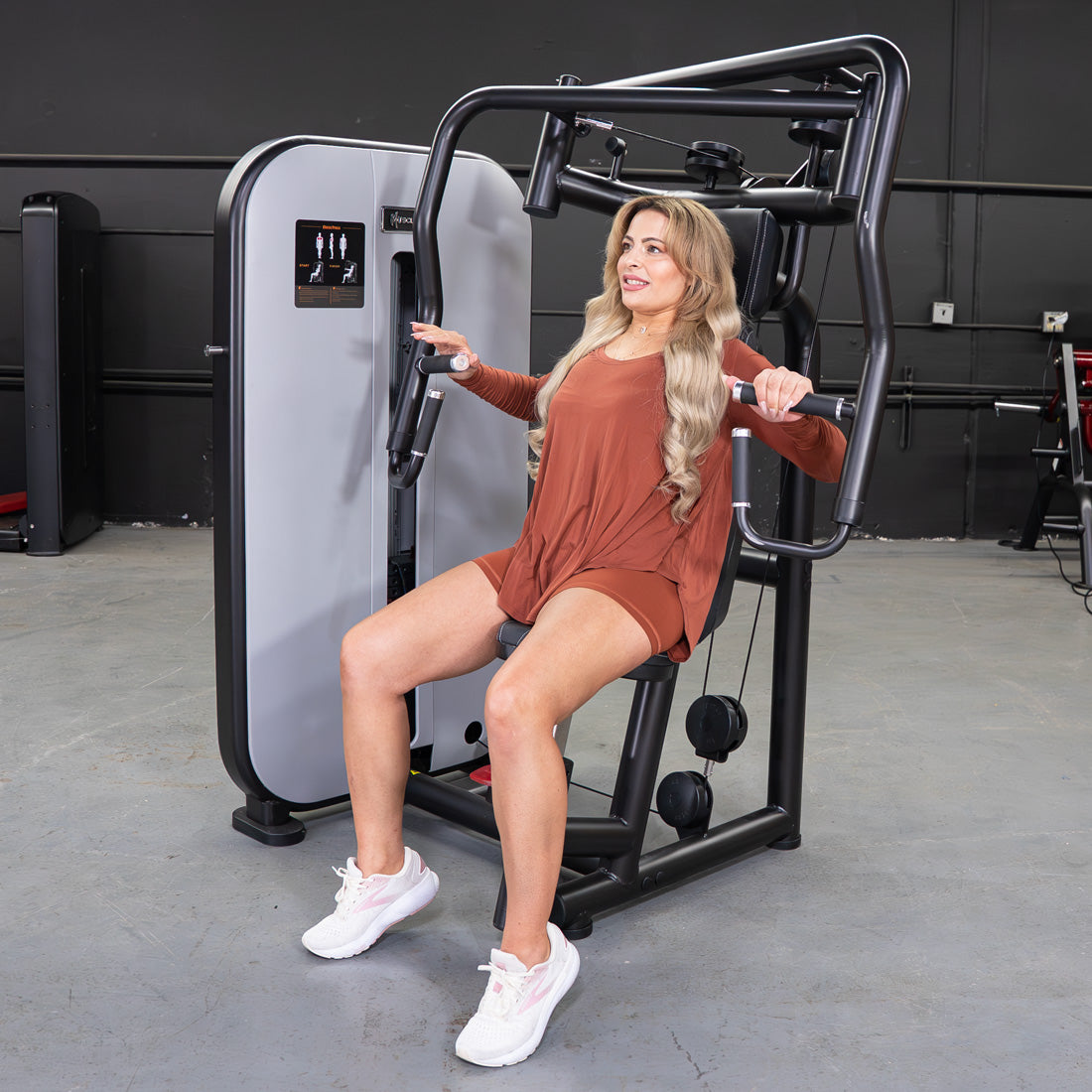 muscle d fitness commercial selectorized vogue black and light grey chest press machine