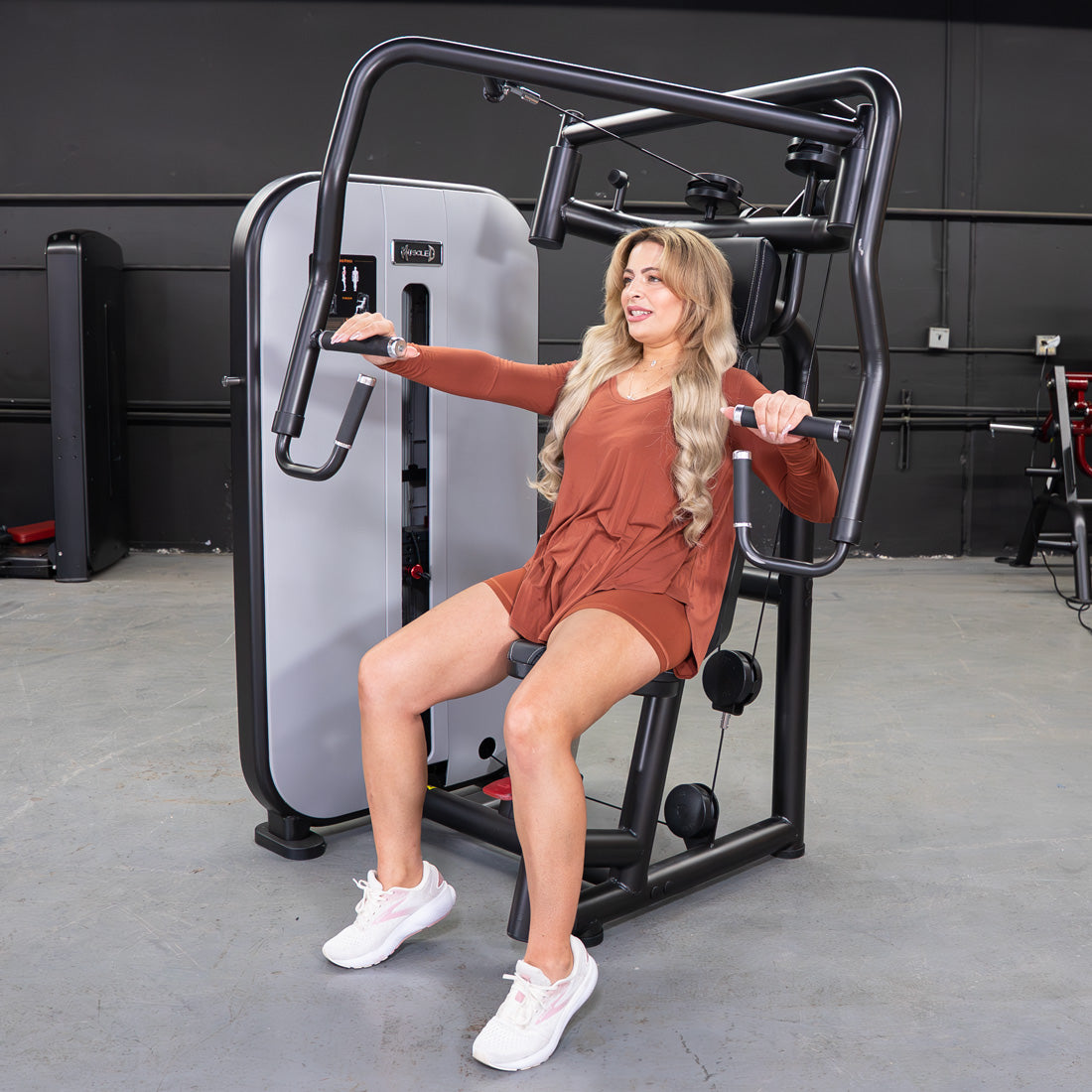 muscle d fitness commercial selectorized vogue black and light grey chest press machine