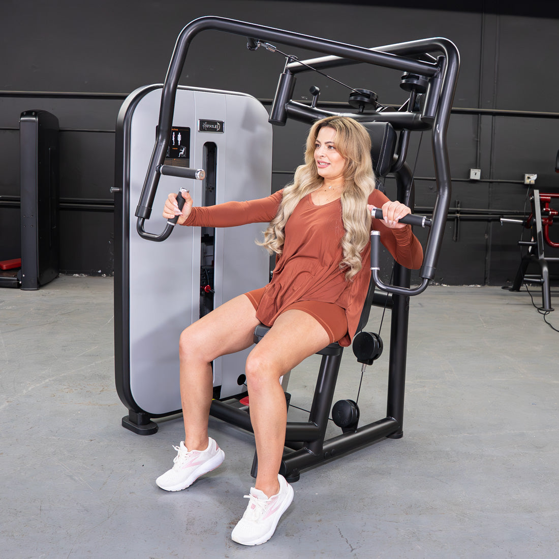 muscle d fitness commercial selectorized vogue black and light grey chest press machine