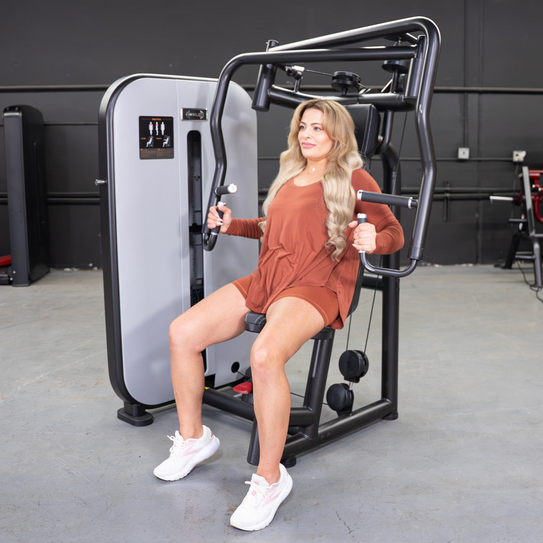 muscle d fitness commercial selectorized vogue black and light grey chest press machine