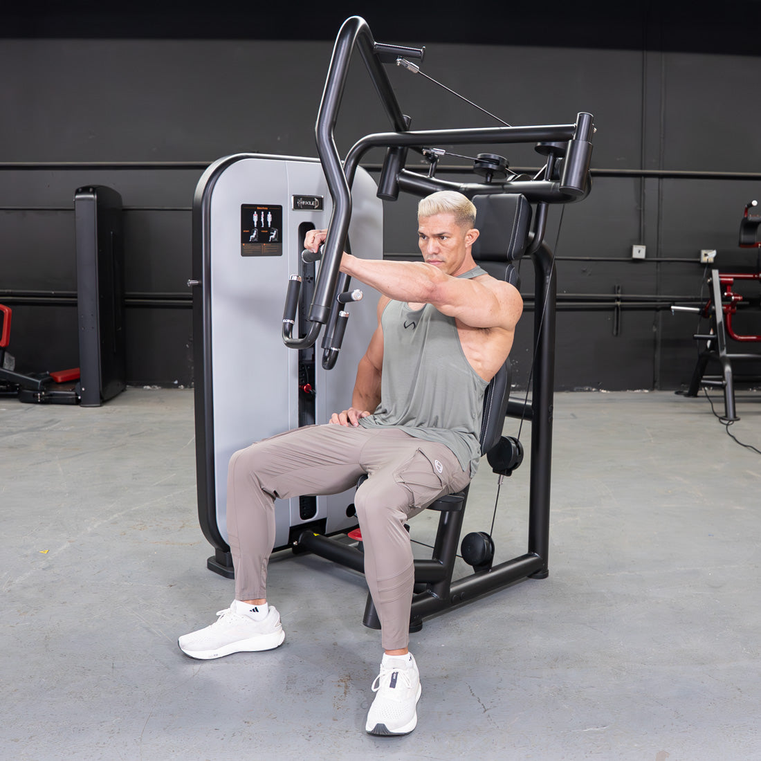muscle d fitness commercial selectorized vogue black and light grey chest press machine