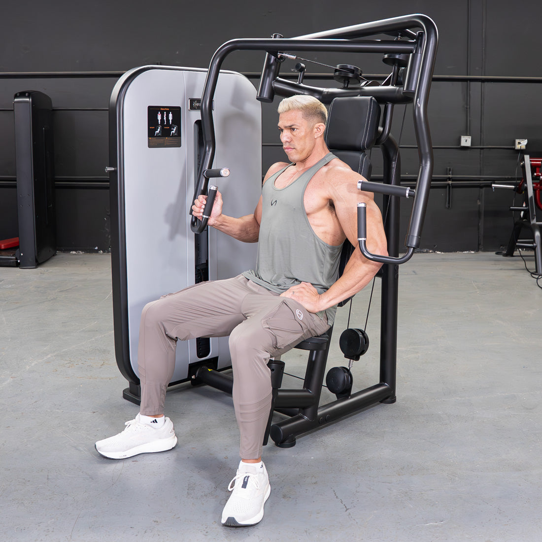 muscle d fitness commercial selectorized vogue black and light grey chest press machine