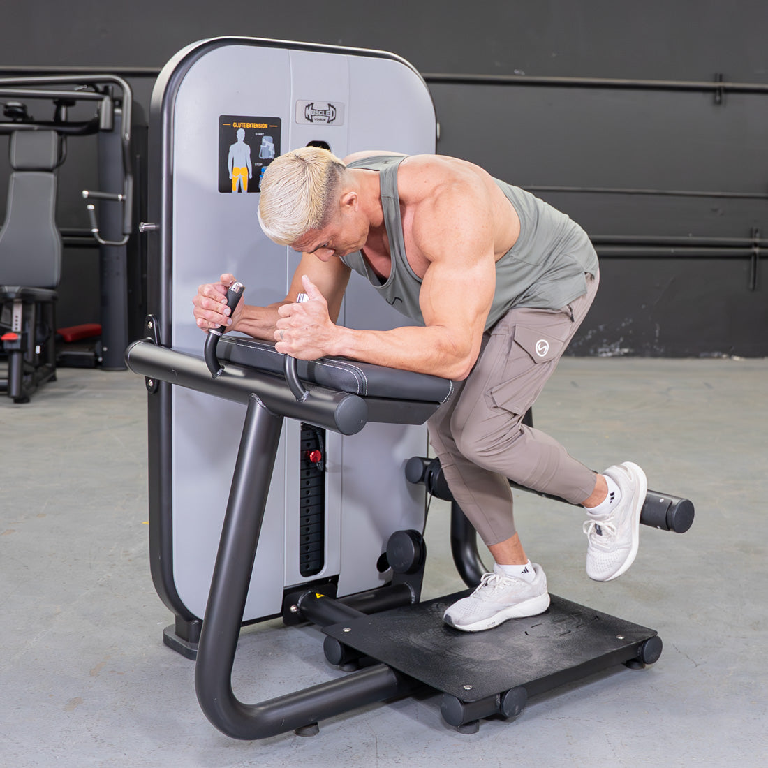 muscle d fitness commercial selectorized vogue black and light grey glute extension machine