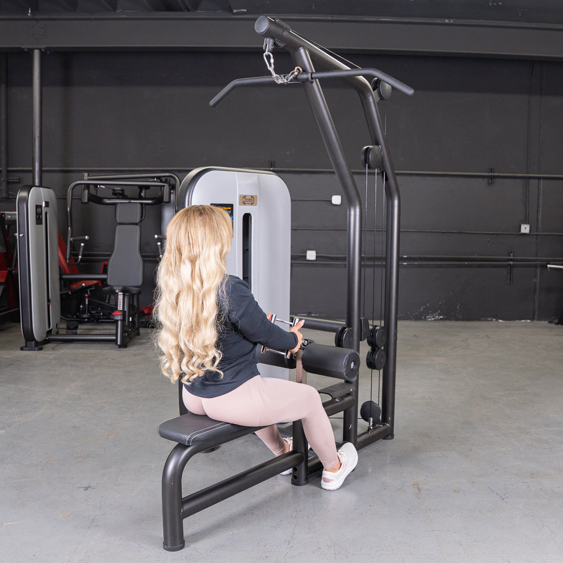 muscle d fitness commercial selectorized vogue black and light grey lat low row combo machine