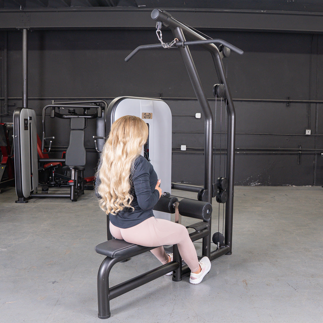 muscle d fitness commercial selectorized vogue black and light grey lat low row combo machine