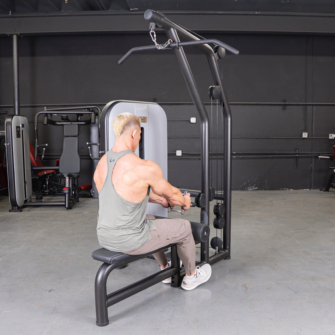 muscle d fitness commercial selectorized vogue black and light grey lat low row combo machine