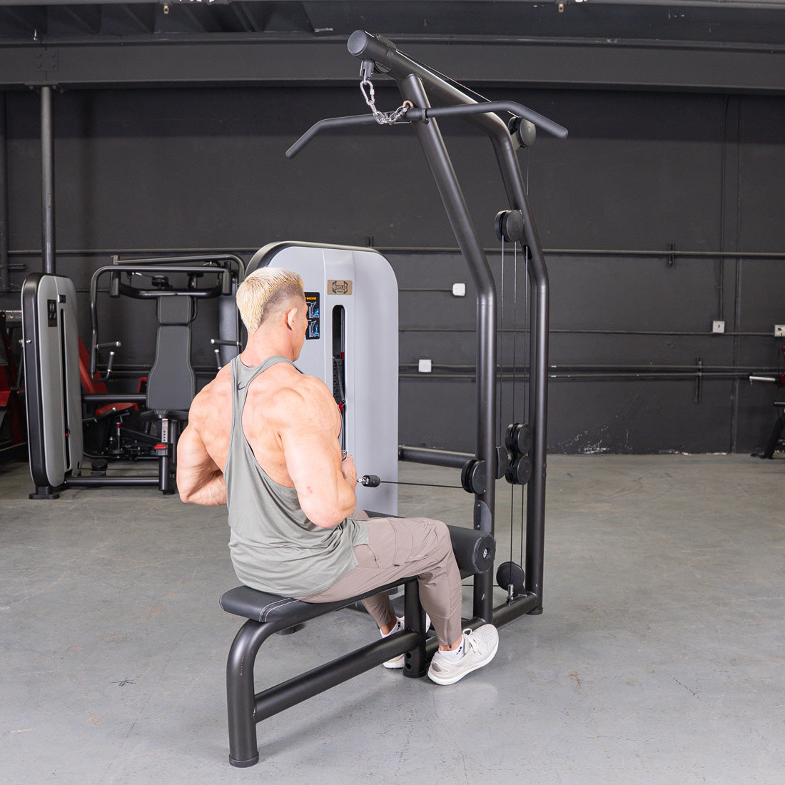muscle d fitness commercial selectorized vogue black and light grey lat low row combo machine