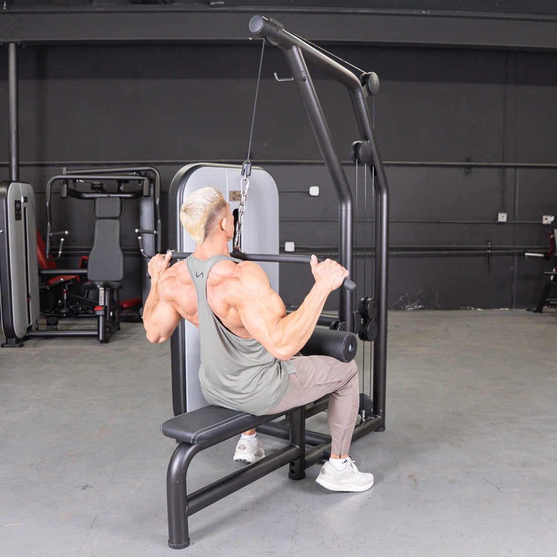 muscle d fitness commercial selectorized vogue black and light grey lat low row combo machine