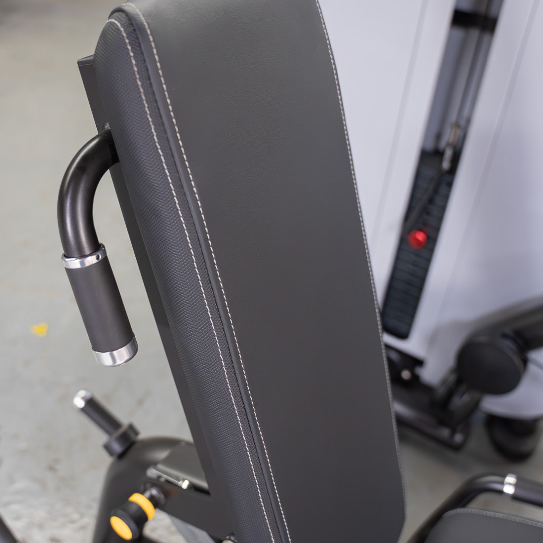 muscle d fitness commercial selectorized vogue black and light grey leg extension prone leg curl combo machine detail