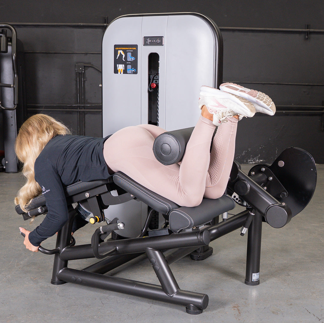 muscle d fitness commercial selectorized vogue black and light grey leg extension prone leg curl combo machine