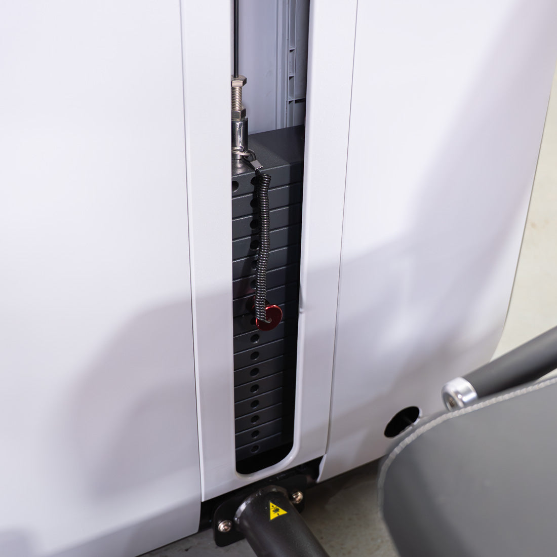 muscle d fitness commercial selectorized vogue black and light grey leg press machine detail