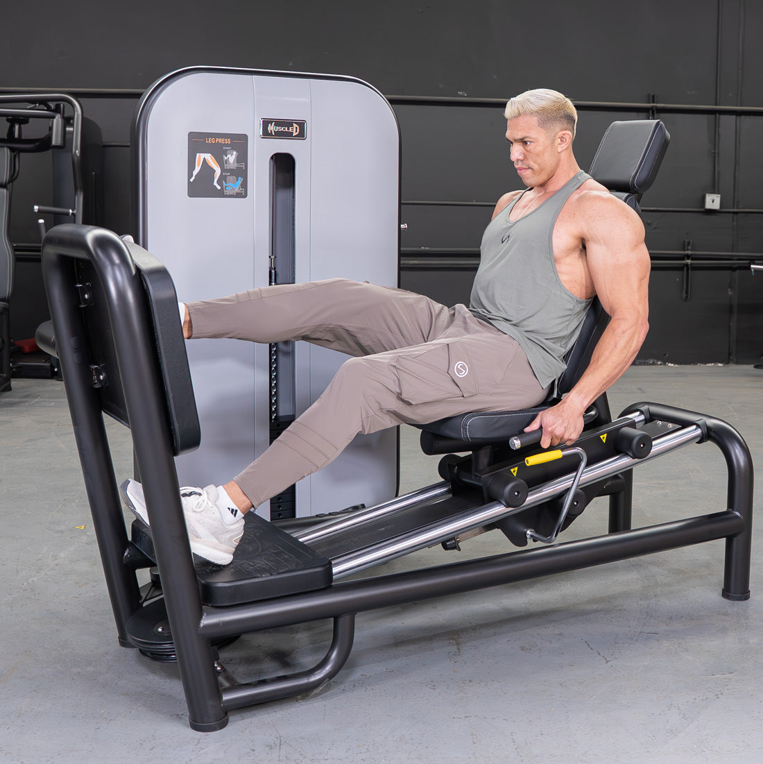 muscle d fitness commercial selectorized vogue black and light grey leg press machine