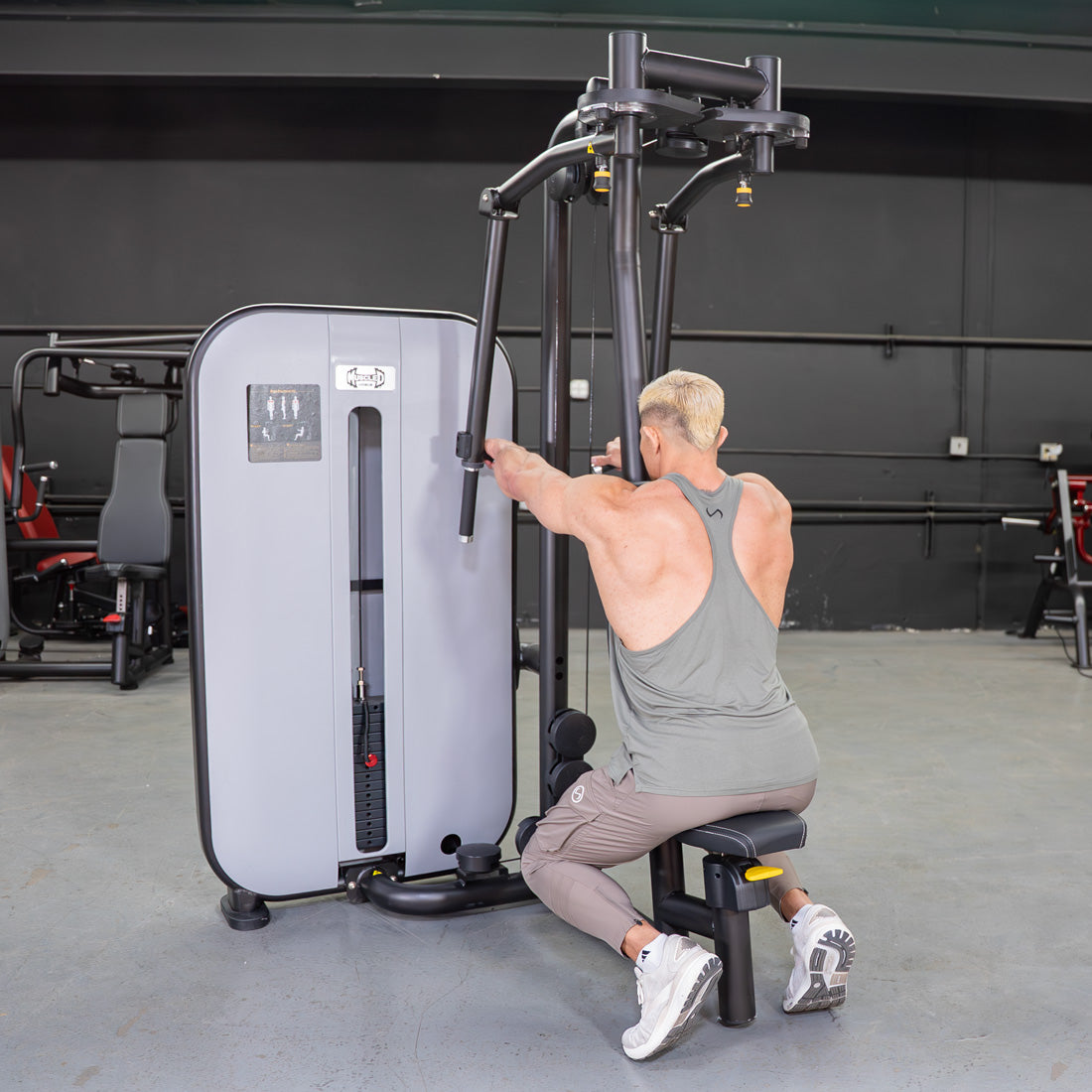 muscle d fitness commercial selectorized vogue black and light grey pec deck rear delt combo machine