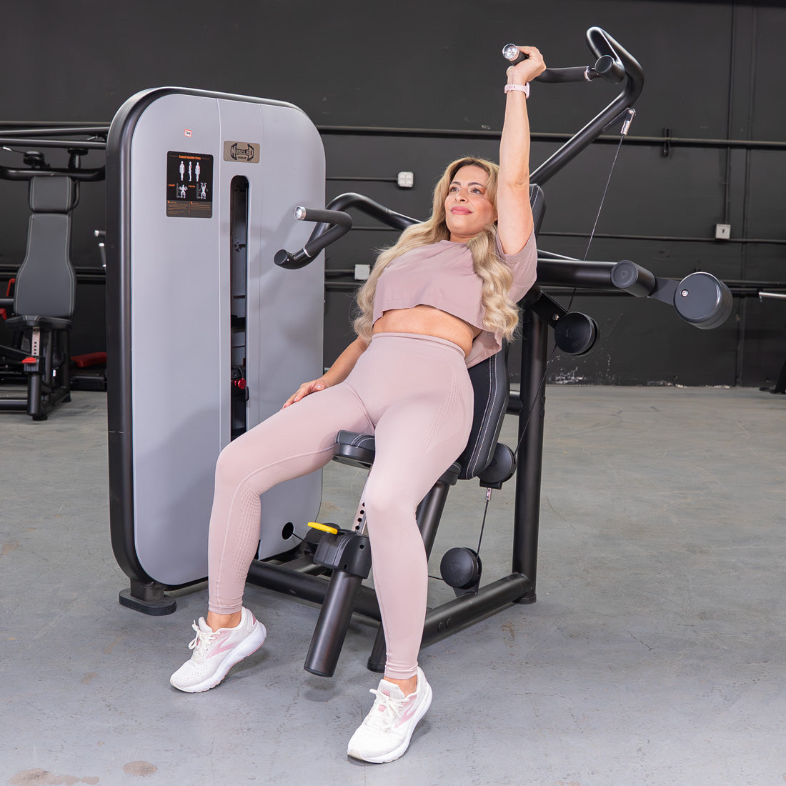 muscle d fitness commercial selectorized vogue black and light grey shoulder press machine