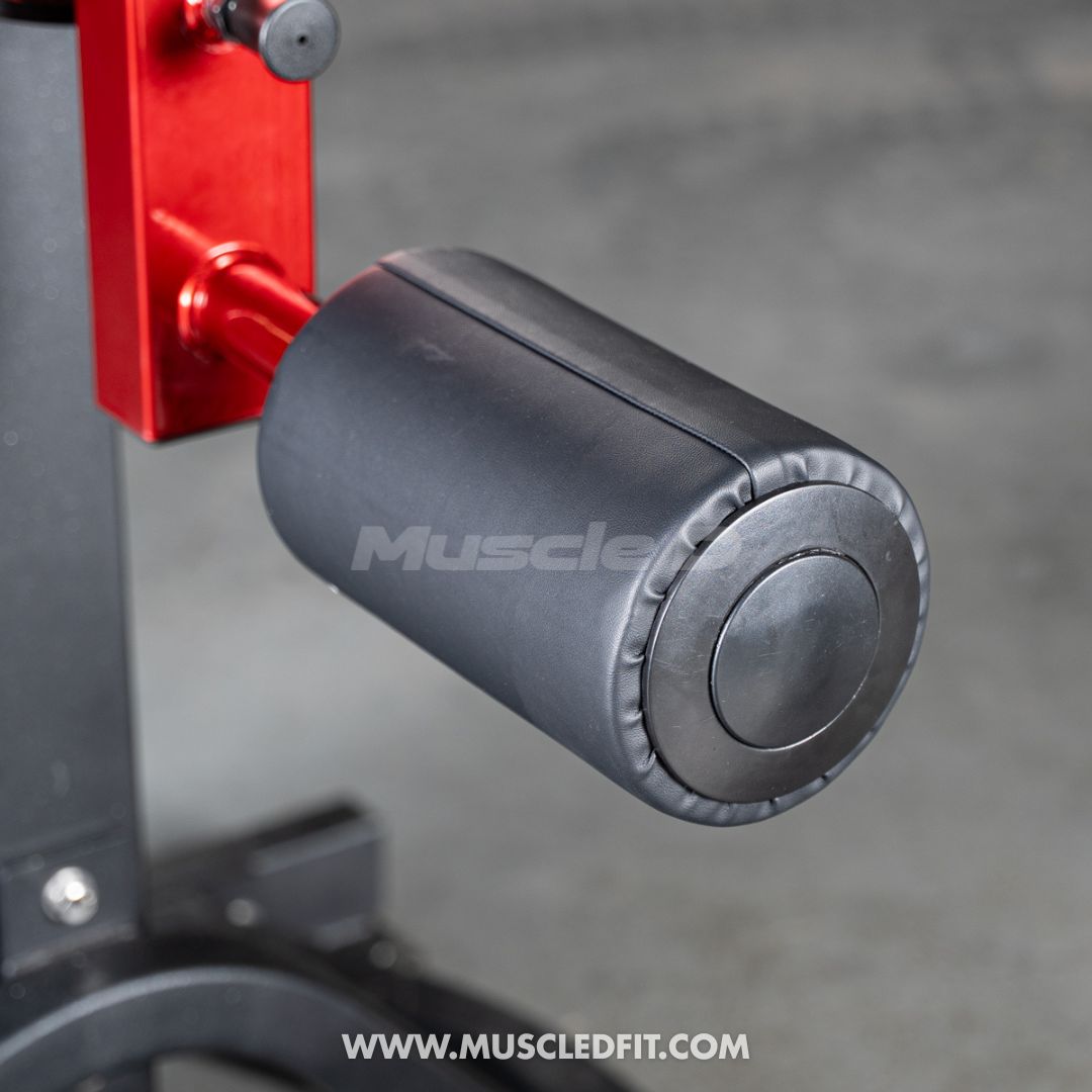 Black roller pad on the Classic V2 Multi Hip with 'Muscle' brand on a blurred background