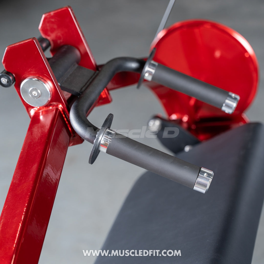 Classic V2 Triceps extension machine with black handles on a gray background, featuring the brand 'Muscle D'.