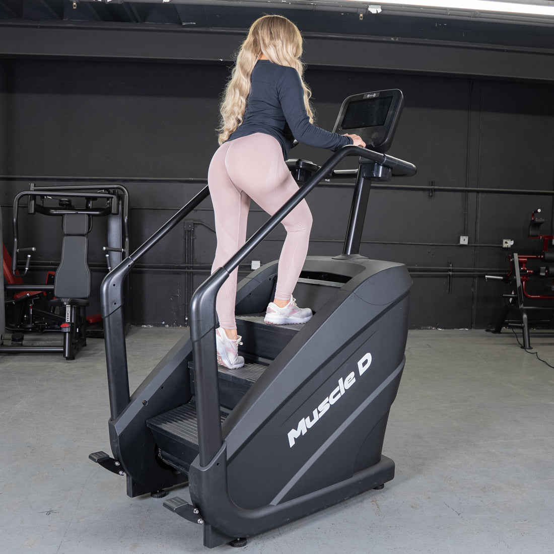 muscle d fitness black elite commercial stair climber 