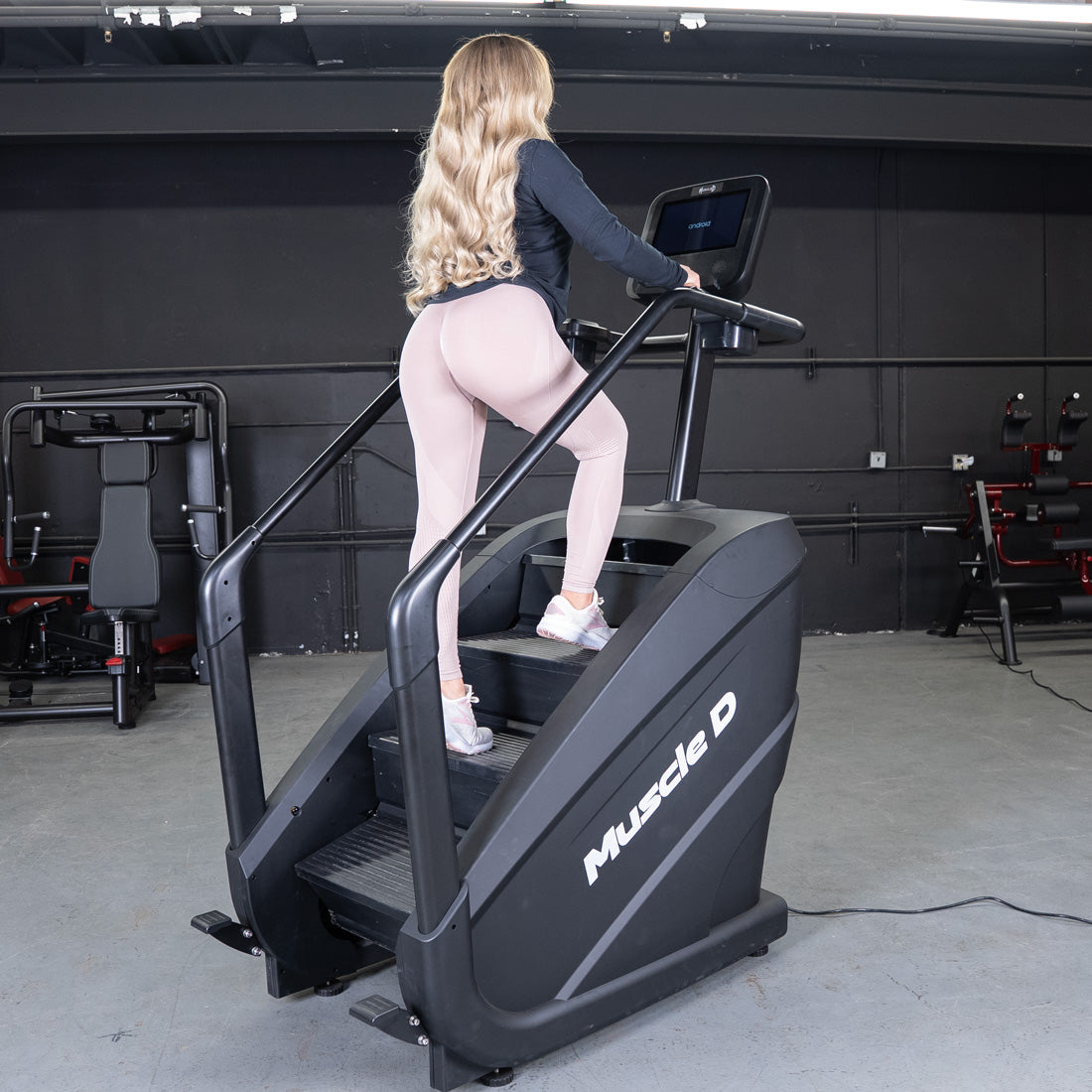 muscle d fitness black elite commercial stair climber 