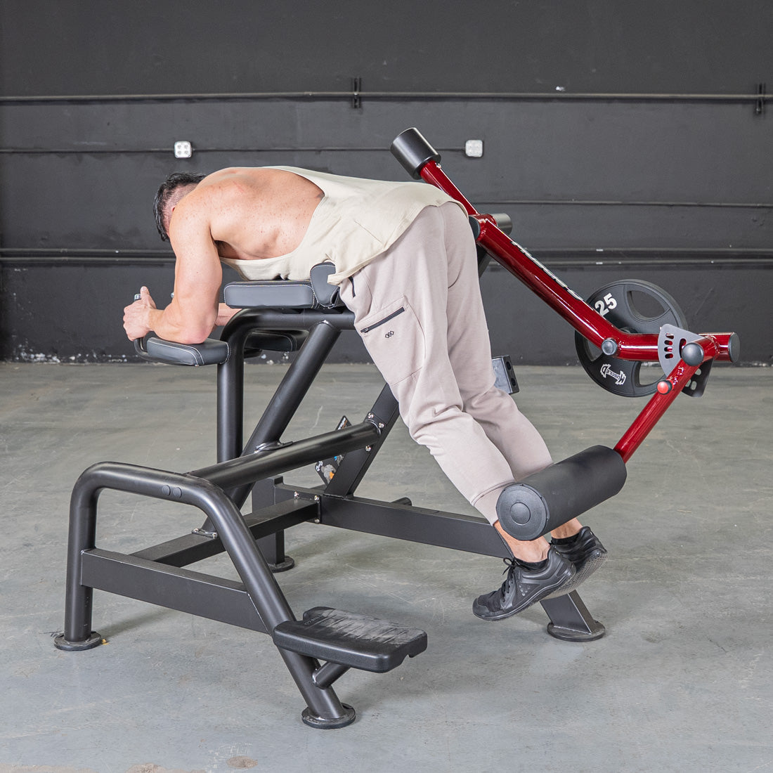muscle d fitness commercial plate loaded black and maroon power leverage v2 reverse hyper machine