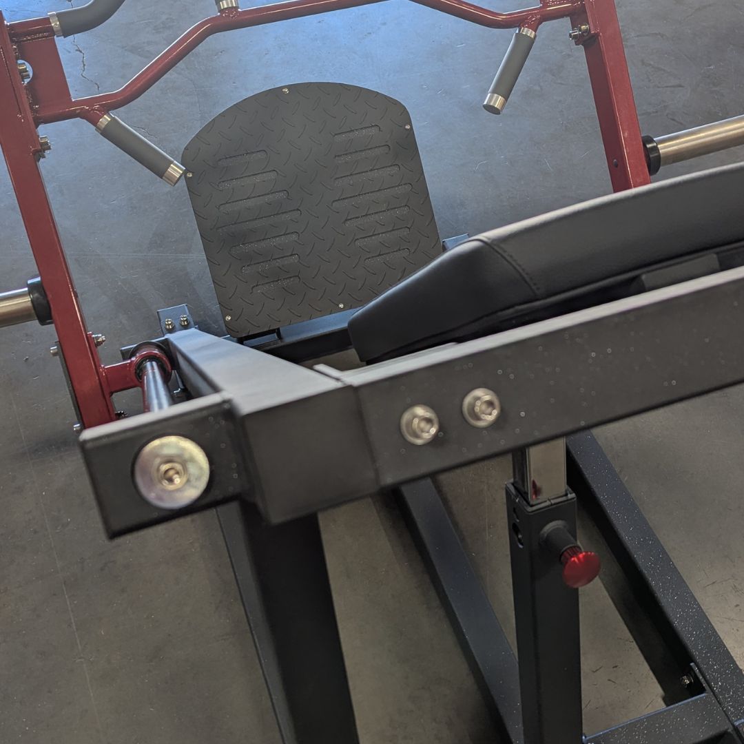 muscle d fitness commercial plate loaded power leverage v2 black and maroon linear bearing row detail