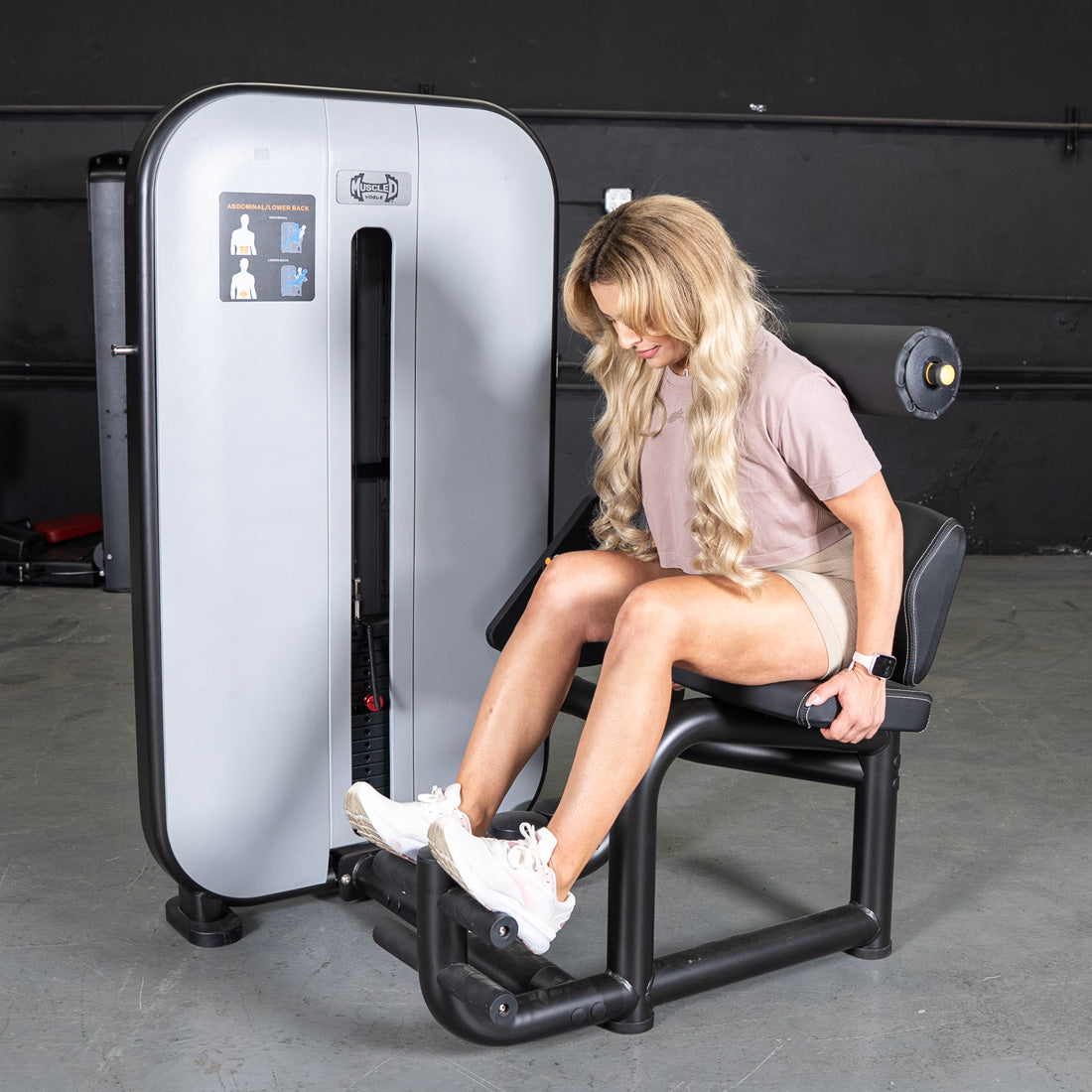 muscle d fitness commercial selectorized vogue black and light grey ab/back combo machine