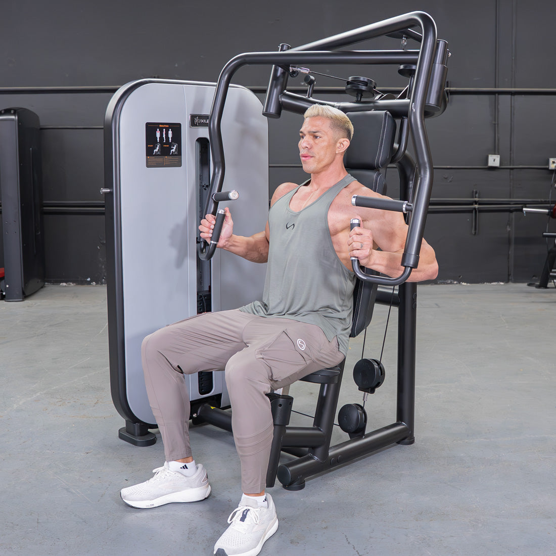 Vogue Chest Press - Muscle D Fitness - Adjustable Seat - Pin Selectorized - Pec Workout