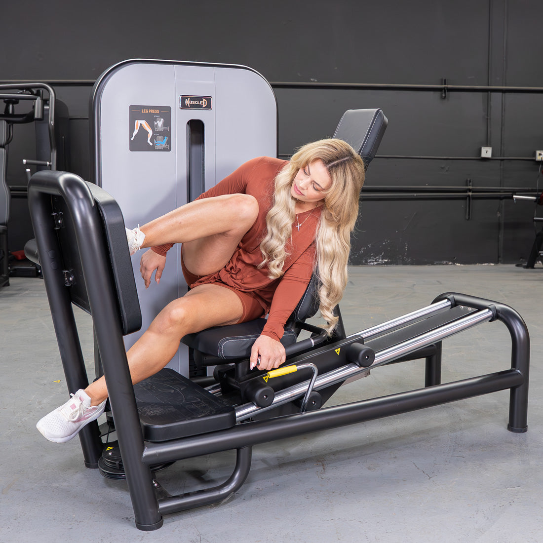 Vogue Leg Press - Muscle D Fitness - Adjustable Seat - Pin Selectorized - Quads Glutes Calf Workout
